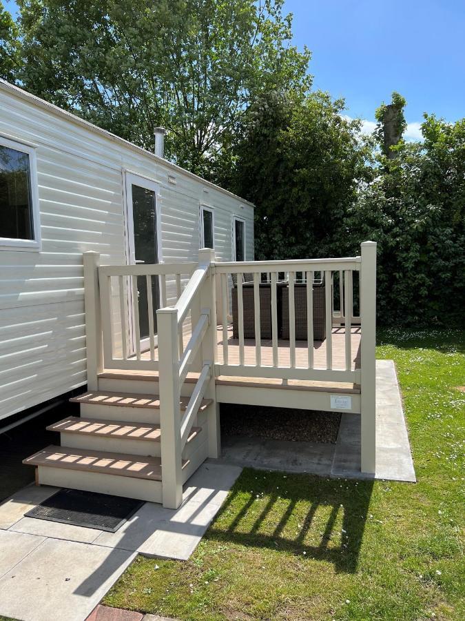 Thorpe Park Cleethorpes Caravan At Lakeside 84 Exterior photo